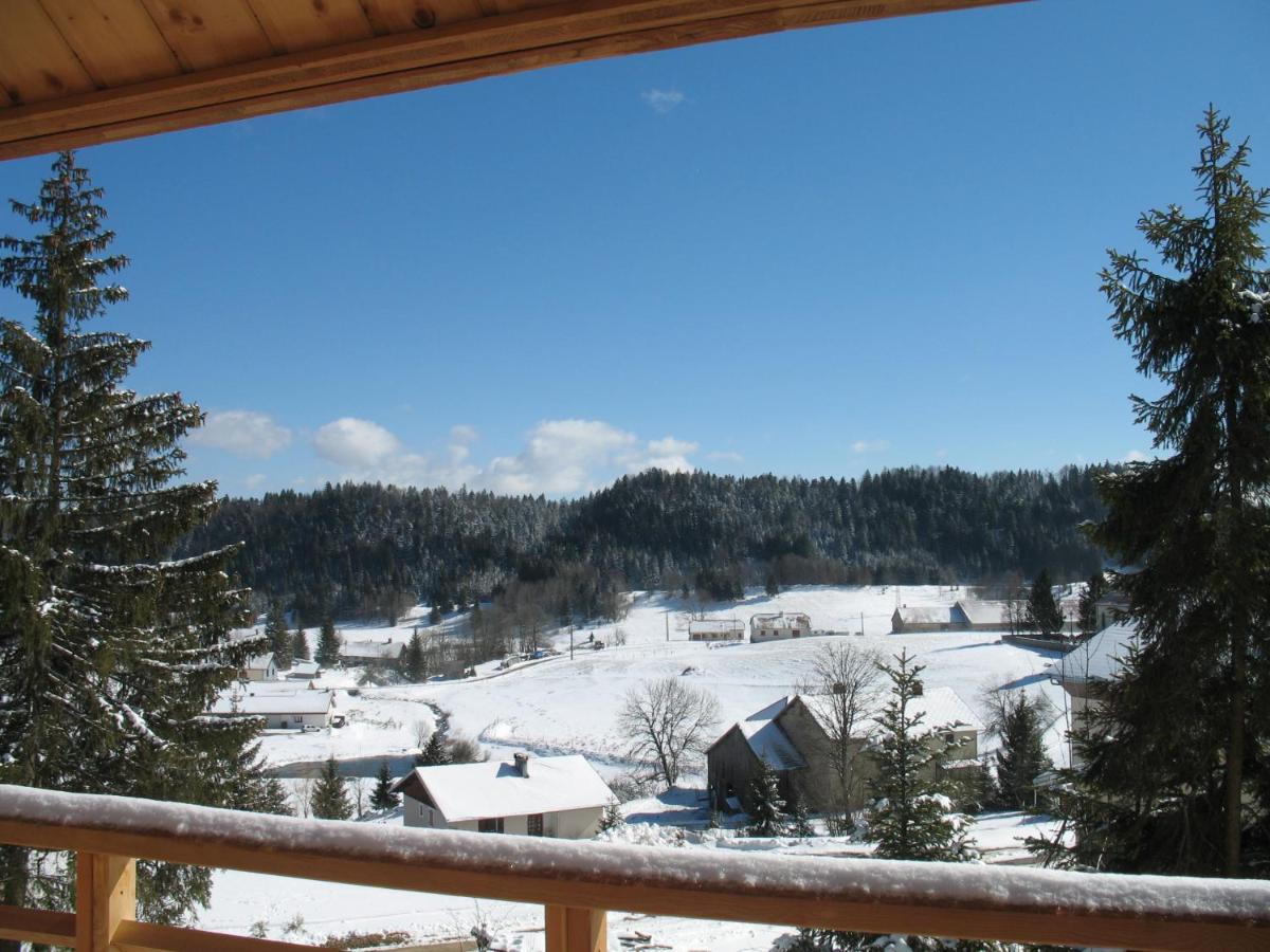 Les Loges Du Jura 4 Etoiles Nanchez Exterior foto